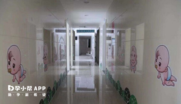 湖州市婦幼保健院走廊