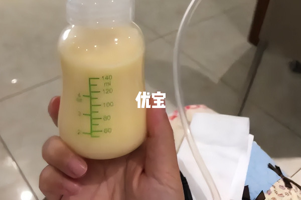 母乳喂养至少到喂到宝宝六个月